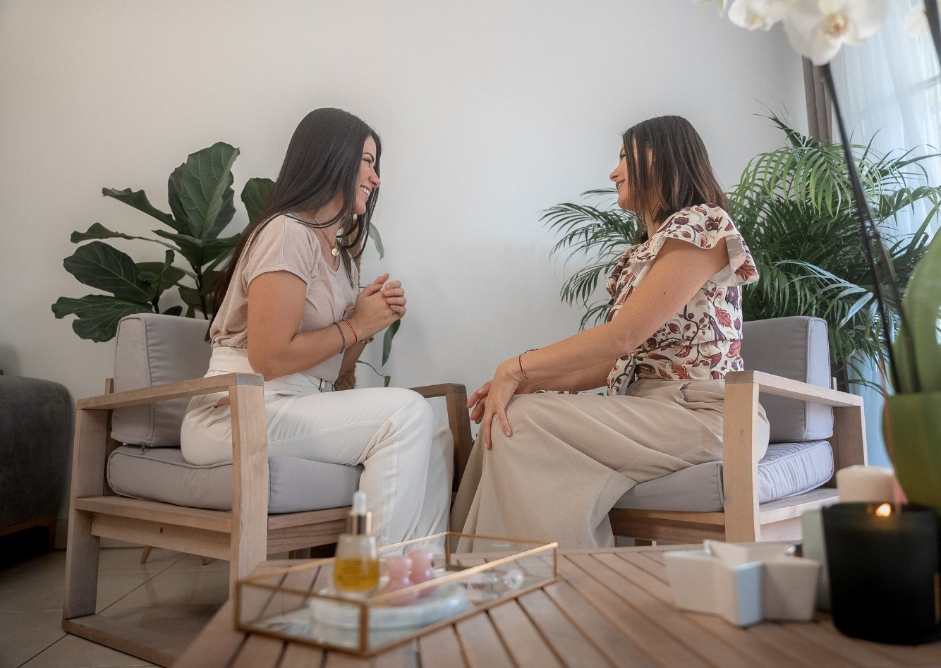 Massage et cours de yoga du visage à Paris
